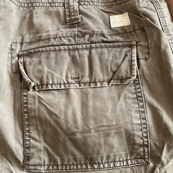 Old navy greenish brown cargo pants 34x32 - Picture 3 of 6